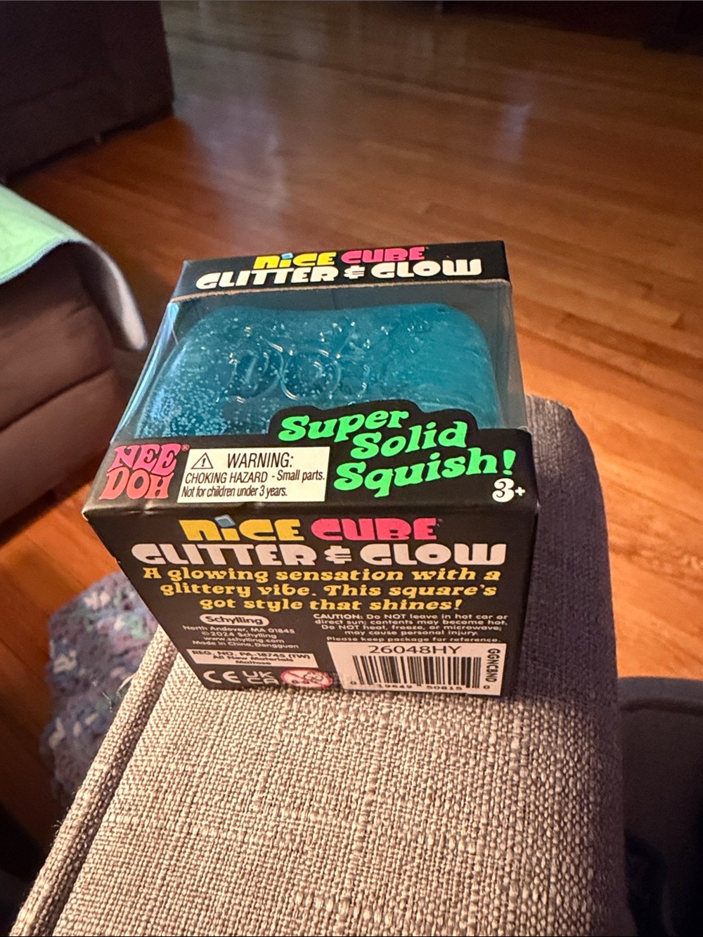Nice Cube Glitter & Glow pink Stress Toy - Picture 6 of 6